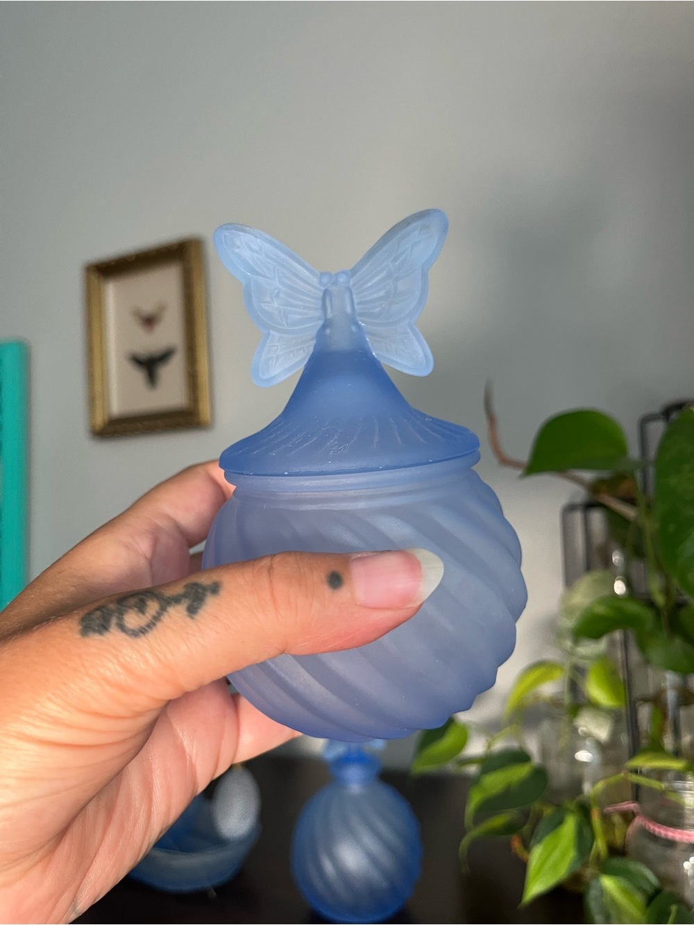 Vtg Vanity Set Frosted Glass Butterfly β’ Perfume Atomizer Powder Jar Hollywood - Picture 2 of 15